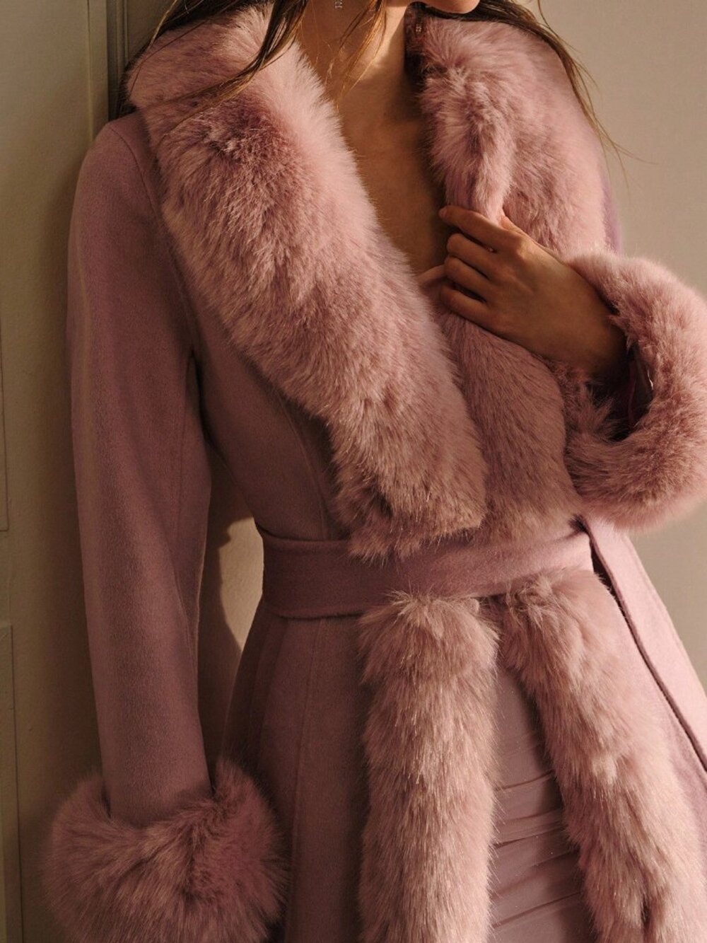 Baby Pink Elegant Women's Contrast Faux Fur Belted Overcoat - Picture 3 of 8